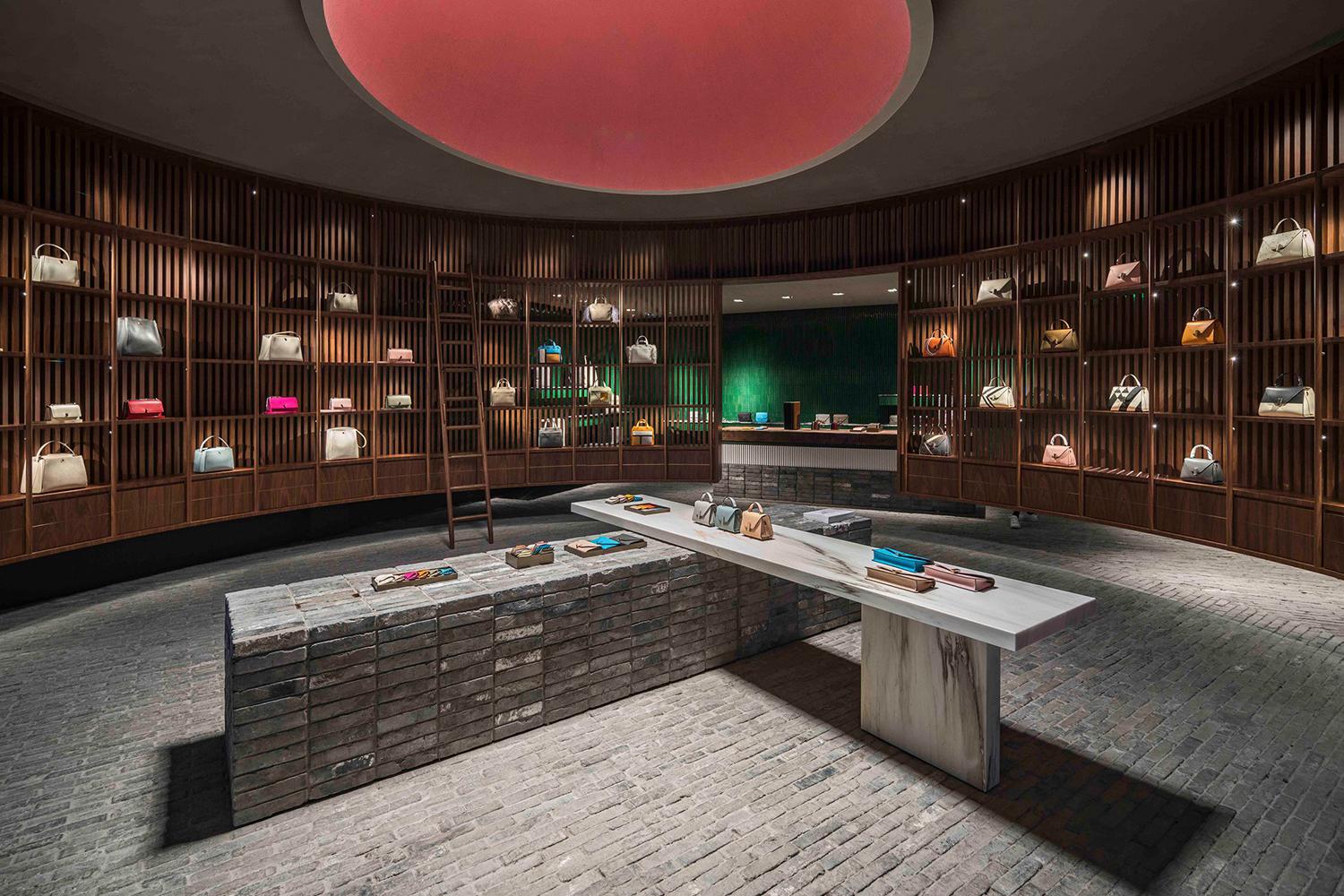 如恩新作，成都Valextra，极简的质感与深度