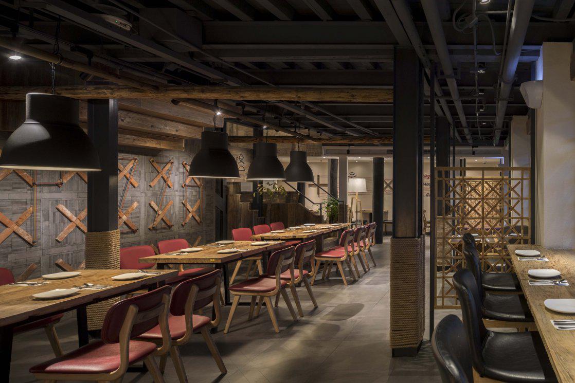 丽江必胜客，演绎复古美学