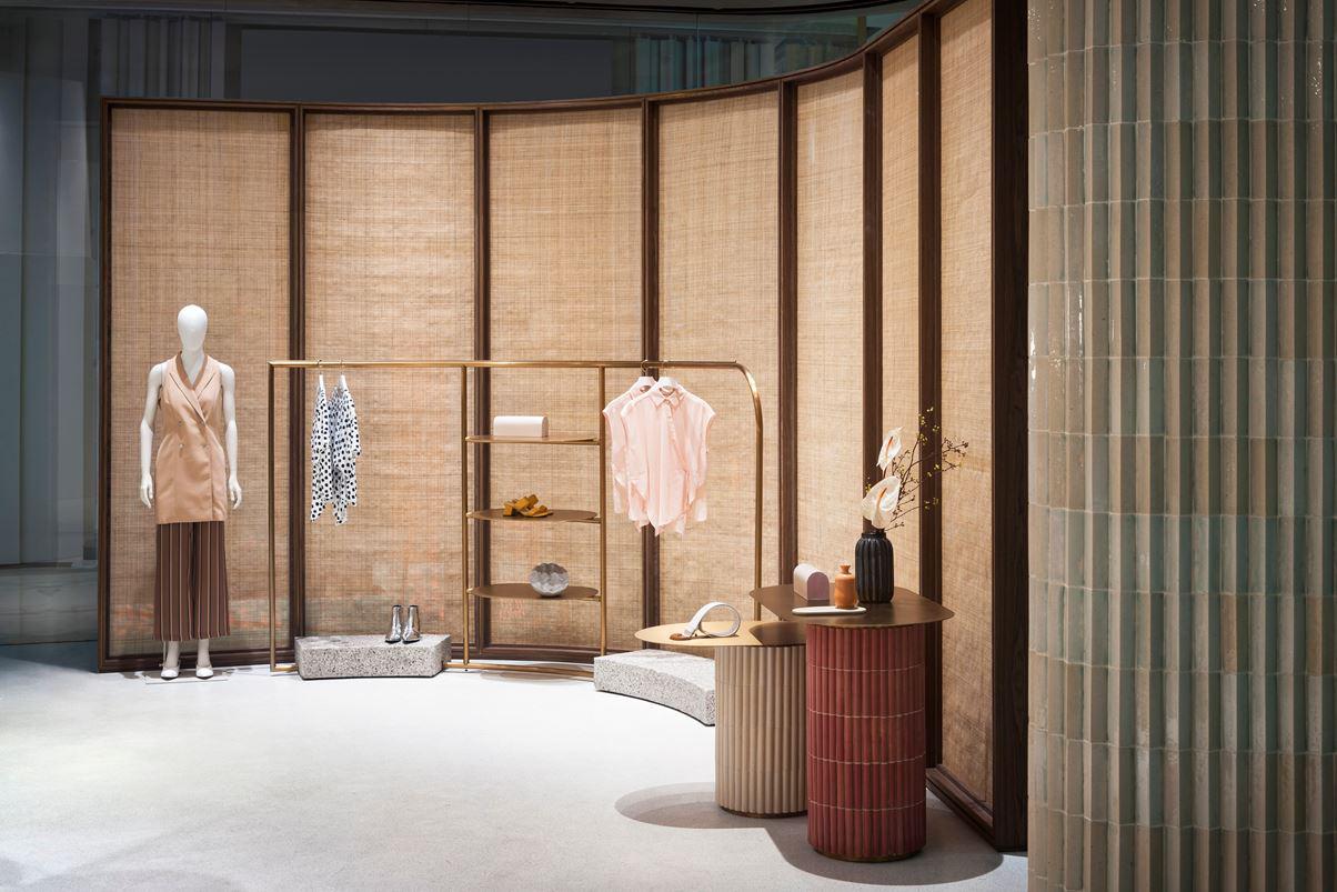 曼谷Jaspal轻奢风女装品牌店，精致而现代