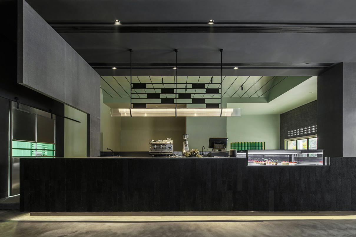 重庆余日法式甜品店,打造容纳人与甜品的空间