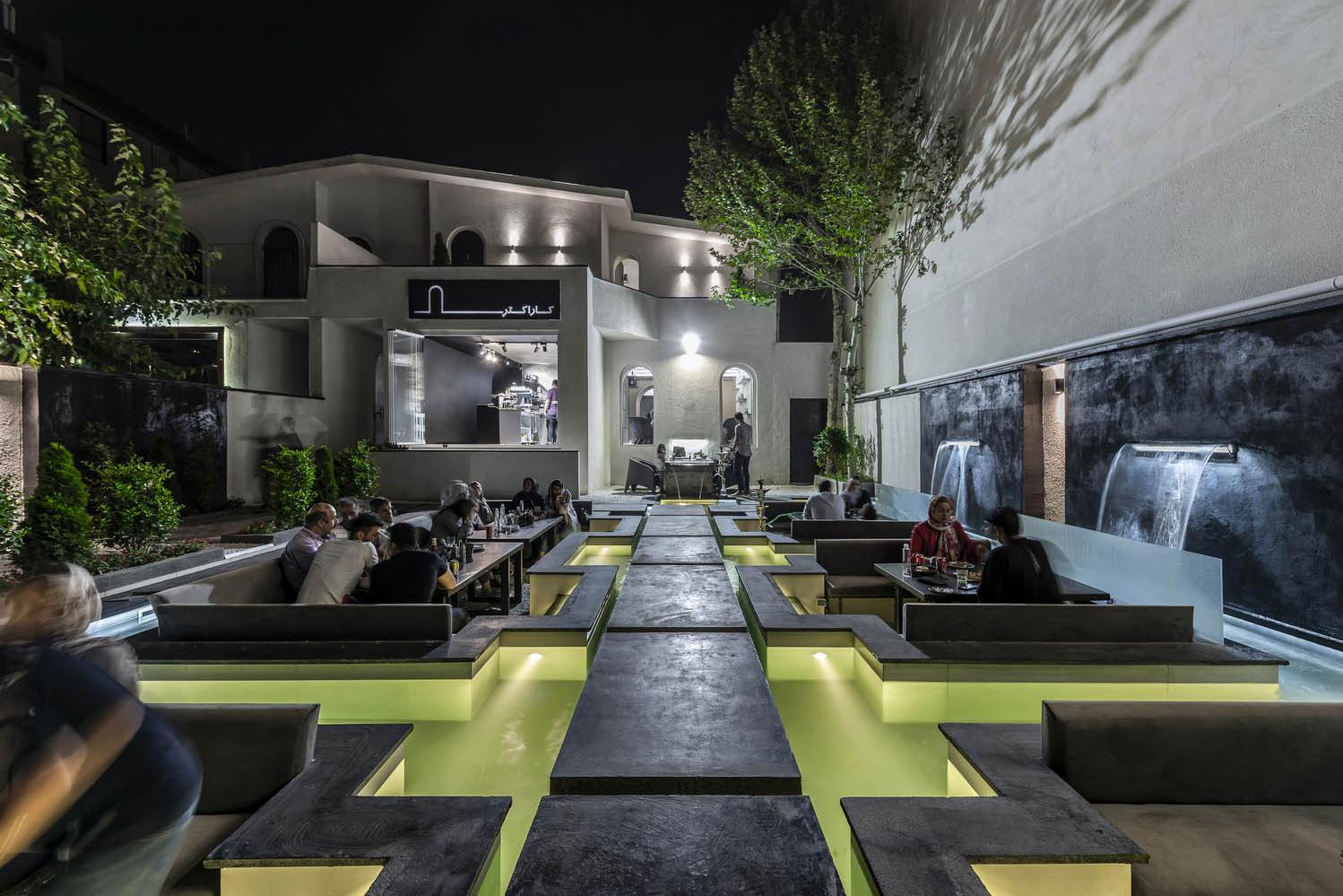 伊朗Character咖啡店+画廊，以拱门形式创造流通感
